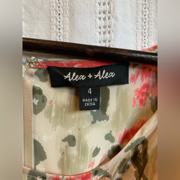 Alex + Alex. Floral Print Dress. Long Sleeve. Size 4. Excellent Used Condition - Picture 6 of 9